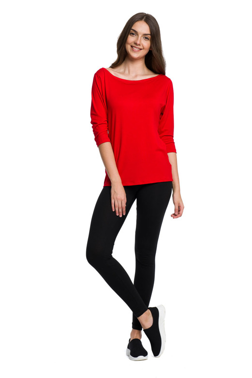 Red viscose blouse with a wide neckline and 3/4 sleeves.